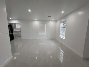 2850 NW 7th St in Fort Lauderdale, FL - Building Photo - Building Photo