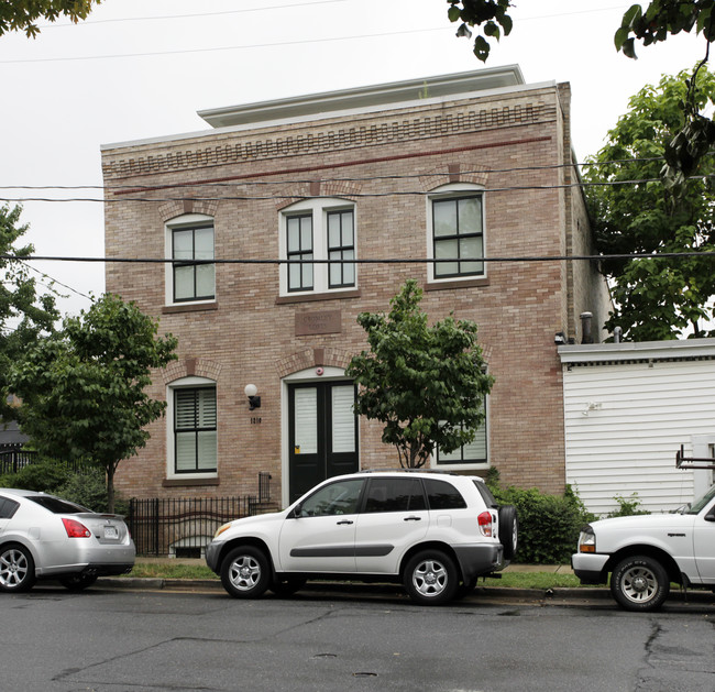 Cromley Lofts in Alexandria, VA - Building Photo - Building Photo