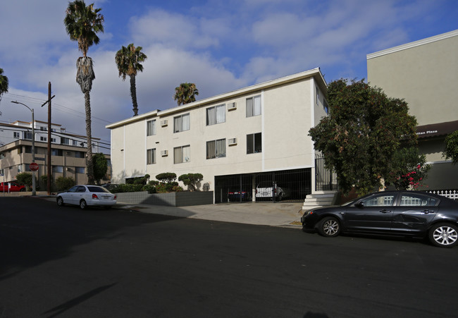 3555 San Marino St in Los Angeles, CA - Building Photo - Building Photo