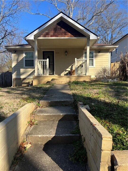 2151 Park Terrace in College Park, GA - Building Photo