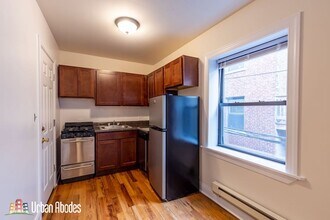 816 W Cornelia Ave, Unit A in Chicago, IL - Building Photo - Building Photo