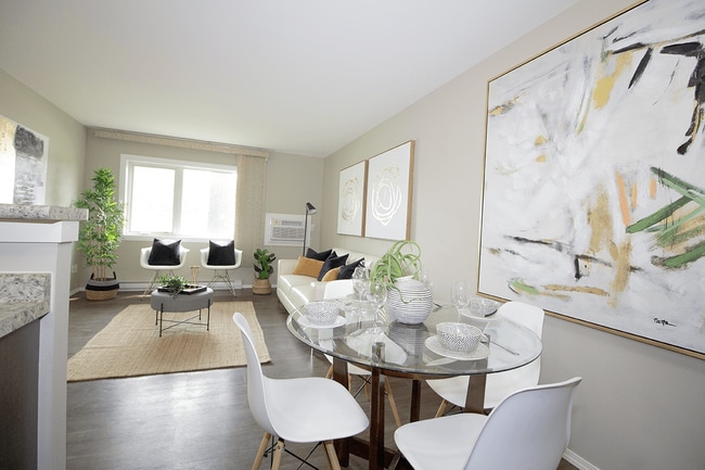 2331 Pembina Highway in Winnipeg, MB - Building Photo - Building Photo