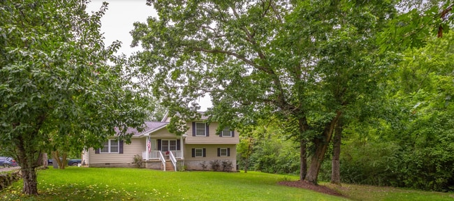 437 Timberlinks Dr in Signal Mountain, TN - Building Photo - Building Photo
