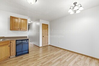 2608 N Career Ave in Sioux Falls, SD - Building Photo - Building Photo