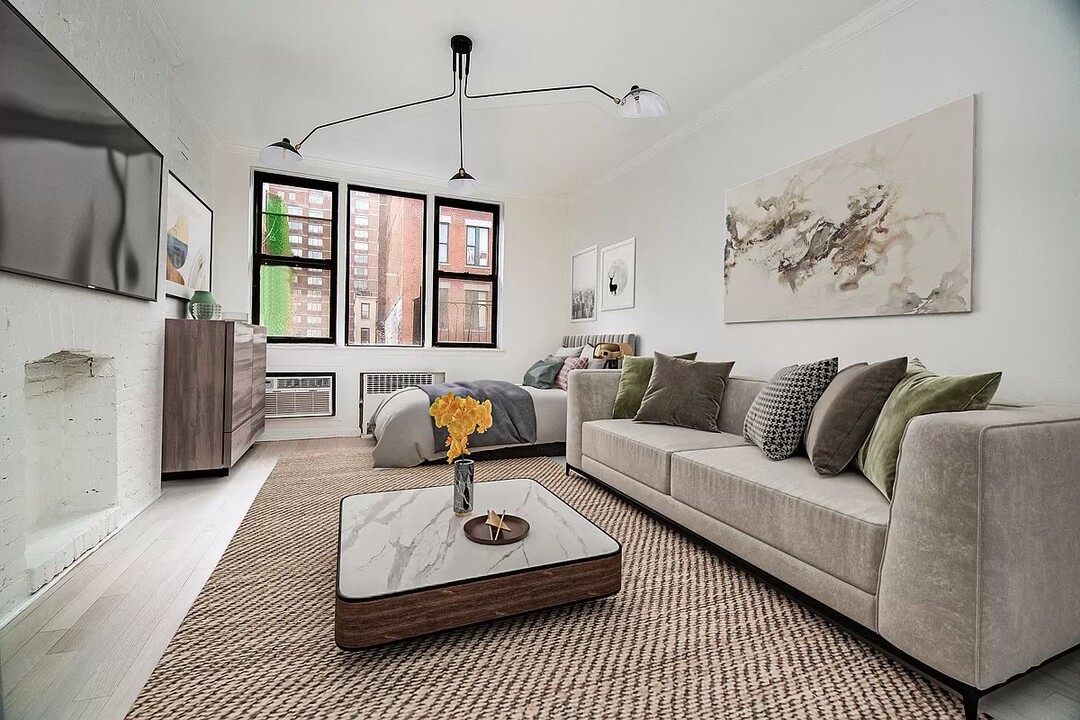 227 W 20th St, Unit 5D in New York, NY - Building Photo