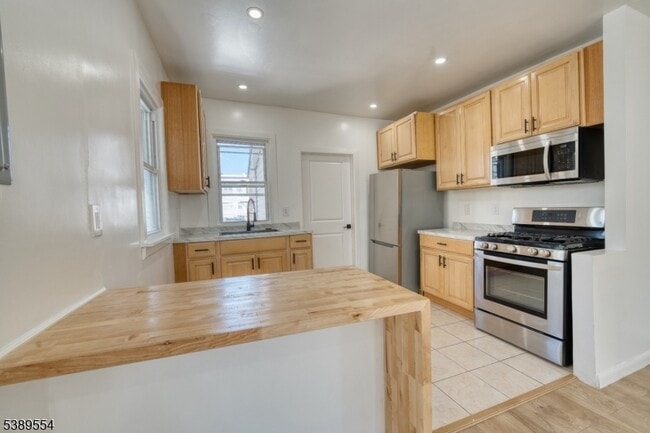 55 Tappan St in Kearny, NJ - Building Photo - Building Photo