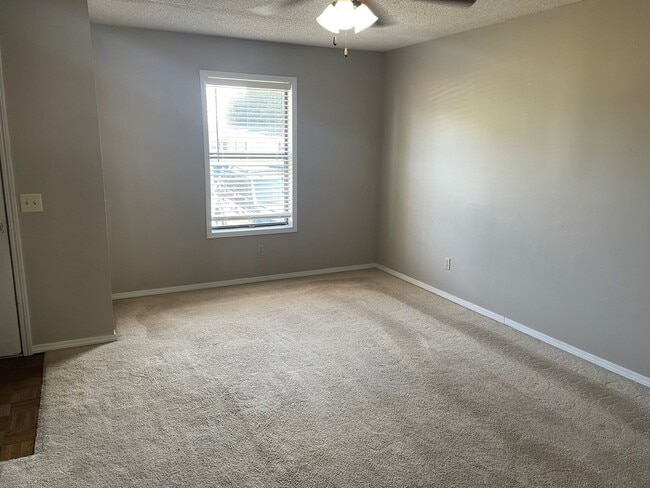 121-123 Ivie Cir in Martin, TN - Building Photo - Building Photo