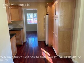 676 E Woodbury Rd in Pasadena, CA - Building Photo - Building Photo