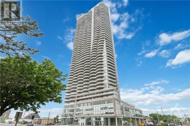 property at 805-2805 Carling Ave