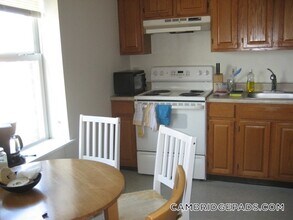 122 Berkshire St in Cambridge, MA - Building Photo - Building Photo