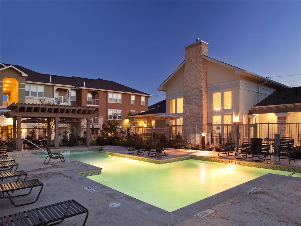 Encino Pointe Apartments in San Marcos, TX