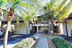 295 Mission Trail W in Venice, FL - Building Photo