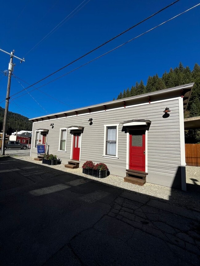 property at 1 Kellys Aly
