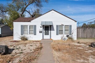 2102 25th St, Unit 112 in Lubbock, TX - Building Photo