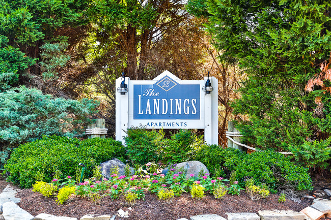 The Landings at Northcross in Huntersville, NC - Building Photo - Building Photo