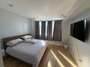 6135 N Broadway in Chicago, IL - Building Photo - Building Photo