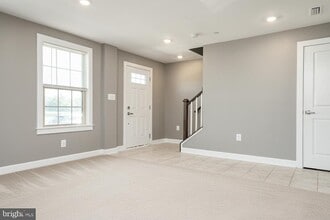 183 Lyons Crk Dr in Laurel, MD - Foto de edificio - Building Photo
