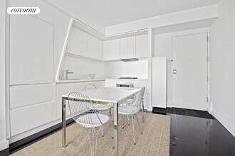 123 Washington St in New York, NY - Building Photo - Building Photo