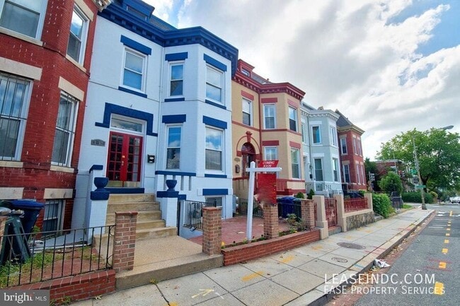 property at 1207 6th St NE