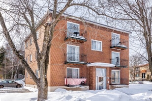 596 Lartigue Rue in Laval, QC - Building Photo