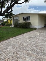 4171 74th Rd N in Riviera Beach, FL - Building Photo