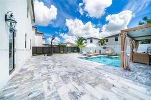 22719 SW 131st Ave in Goulds, FL - Building Photo