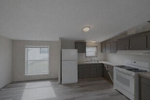 247 Laurel Leah in Oxford, MI - Building Photo