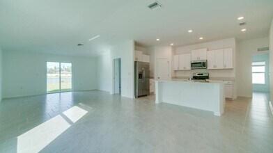 4019 San Clemente Ct in North Fort Myers, FL - Building Photo - Building Photo