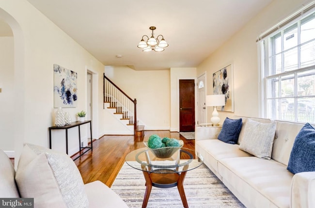 1807 41st Pl SE in Washington, DC - Foto de edificio - Building Photo