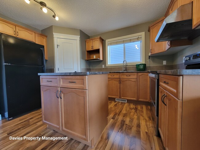 12212-12218 18 Ave SW in Edmonton, AB - Building Photo - Building Photo