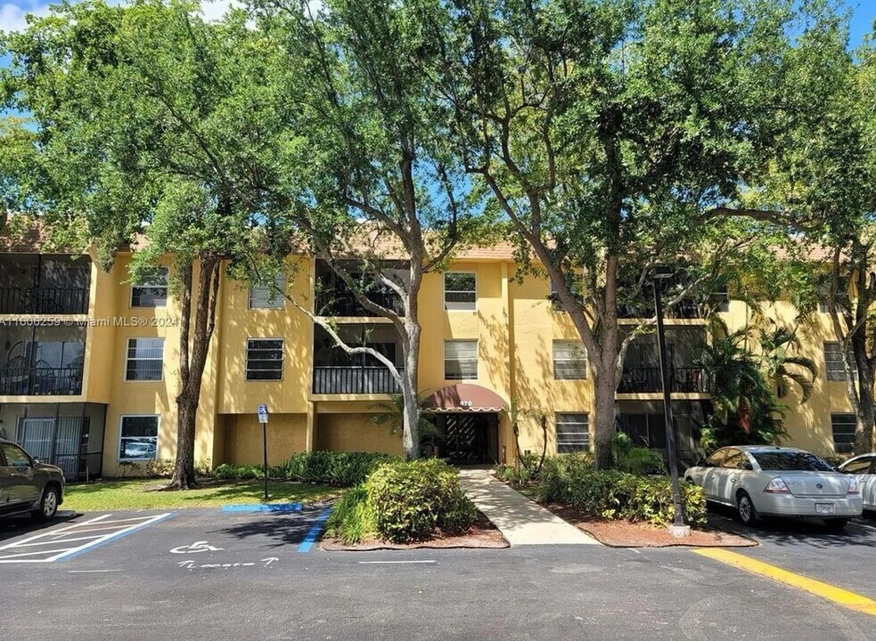 470 NW 20th St, Unit #204 in Boca Raton, FL - Foto de edificio