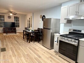 36b Vliet St in Cohoes, NY - Building Photo