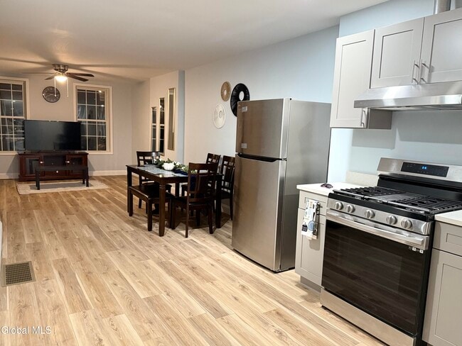 property at 36b Vliet St