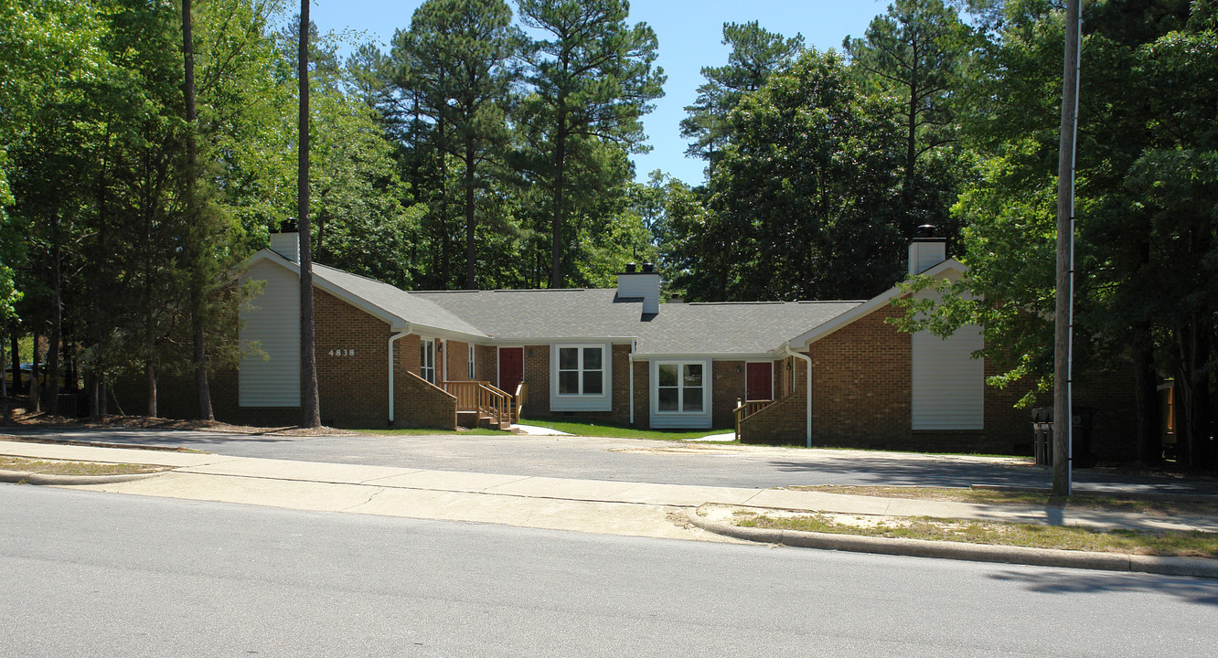 4838 Hollenden Dr in Raleigh, NC - Building Photo