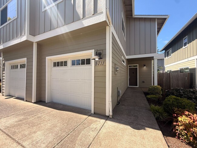 5711-5713 Honey Bee St S in Salem, OR - Building Photo - Building Photo