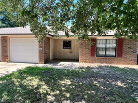 2020 S F St in Rogers, AR - Building Photo