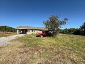2122 Gulf City Rd in Ruskin, FL - Building Photo