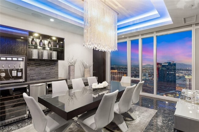 3750 S Las Vegas Blvd in Las Vegas, NV - Building Photo - Building Photo