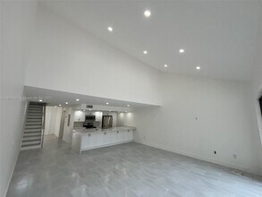13350 SW 91st Terrace in Miami, FL - Building Photo - Building Photo