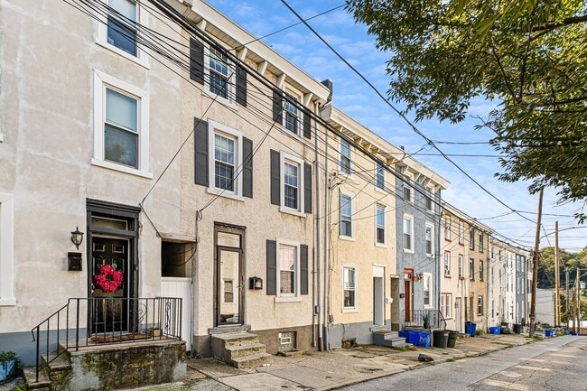 147 East St in Philadelphia, PA - Building Photo - Building Photo