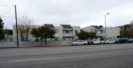 Nordhoff Apartments in Los Angeles, CA - Building Photo - Building Photo