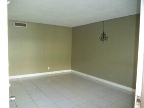 3050 NE 5th Terrace in Wilton Manors, FL - Building Photo - Building Photo