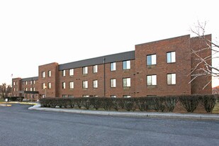 Stratford Village in Roanoke, VA - Building Photo
