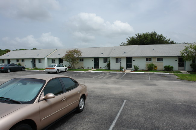 Villas of Northport in North Port, FL - Foto de edificio - Building Photo