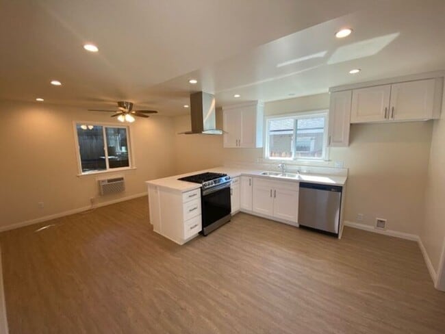property at 10038 Tujunga Canyon Blvd