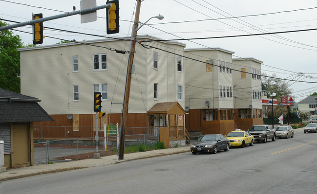 586-594 Andover St in Lawrence, MA - Foto de edificio - Building Photo