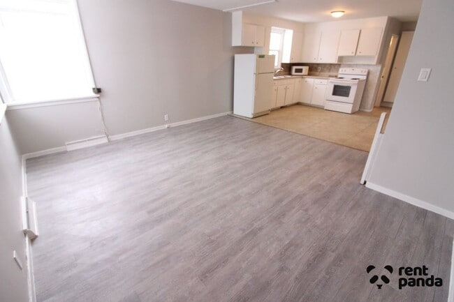 2620 Victoria Ave E in Thunder Bay, ON - Building Photo - Building Photo