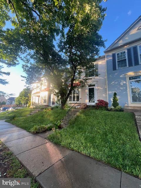 property at 109 Chelsea Ct NE