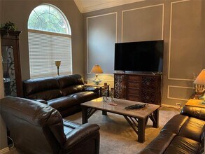 2102 Hunter Pl Ln in Arlington, TX - Building Photo - Building Photo