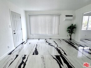 1630 W 104th St in Los Angeles, CA - Building Photo - Building Photo